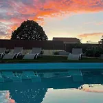 Nyaraló T3 Prive Avec Vue Et Acces Piscine Basse-Goulaine